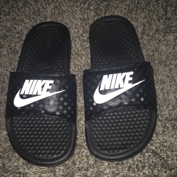 nike store flip flops